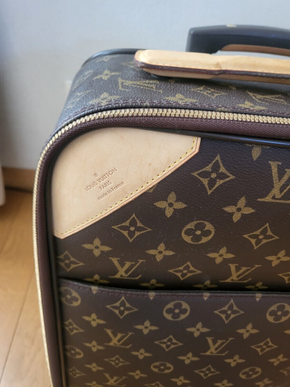 Louis Vuitton Vegas Monogram Carry on Suit case - Picture 3 of 10
